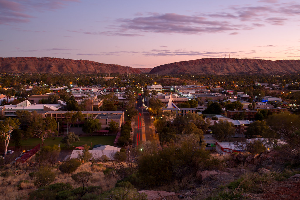 Vue panoramique de Anzac Hill sur la ville de Alice Springs