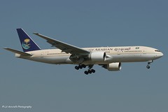 HZ-AKB_B772_Saudi Arabian Airlines_- - Photo of Villiers-sur-Orge