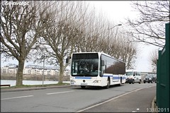 Mercedes-Benz Citaro – Keolis Devillairs / STIF (Syndicat des Transports d'Île-de-France) – Transilien SNCF n°810 - Photo of Vauréal