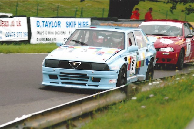 Graham Presley leads Neil Smith at Mallory 2006