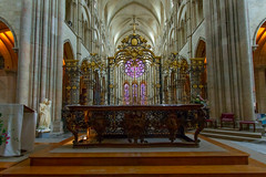 Notre-Dame de Laon altar and east rose