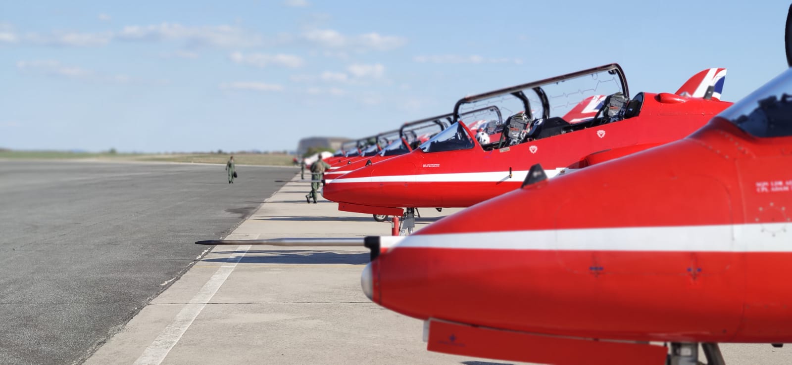 Akro grupa „Red Arrows“ posjetila pilote „Krila Oluje“