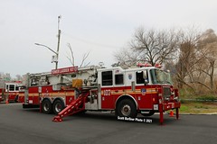 FDNY TOWER LADDER 107