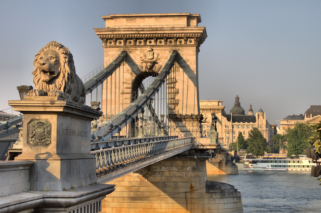 Pont des chaînes, à Budapest