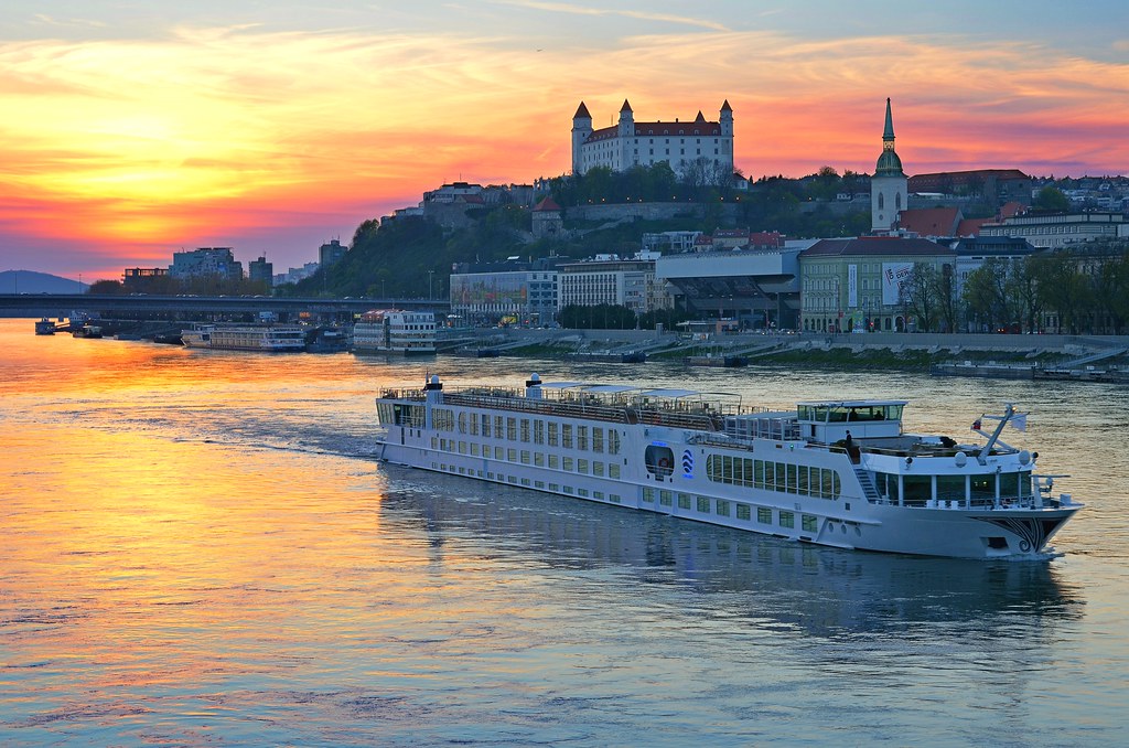 Château de Bratislava au crépuscule