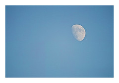 Lune - Photo of Hermillon