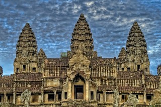 Ангкор-Ват. Храмовый комплекс, посвященный главному богу индуизма, Вишну. Построен в середине XII в.