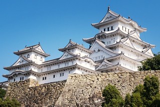 Замок Химэдзи. Один из древнейших сохранившихся замков Японии. В замковый комплекс входит 83 здания, практически все они построены из дерева.