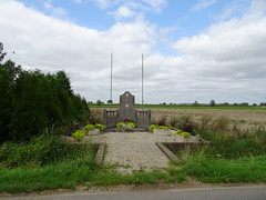 Le Doulieu  Monument des fusillés - Photo of Neuf-Berquin