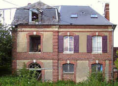 A ruin in La Neuville-du-Bosc - Photo of La Pyle
