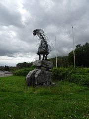 Antoing.- Sculpture  signée Desnouckpol représentant Clovis originaire des bords de l-Escaut, - Photo of Nivelle