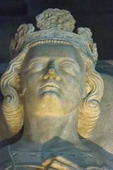 Gisant du roi de France Philippe V le Long (tête). Marbre blanc, c. 1327-1329. Saint-Denis, basilique.