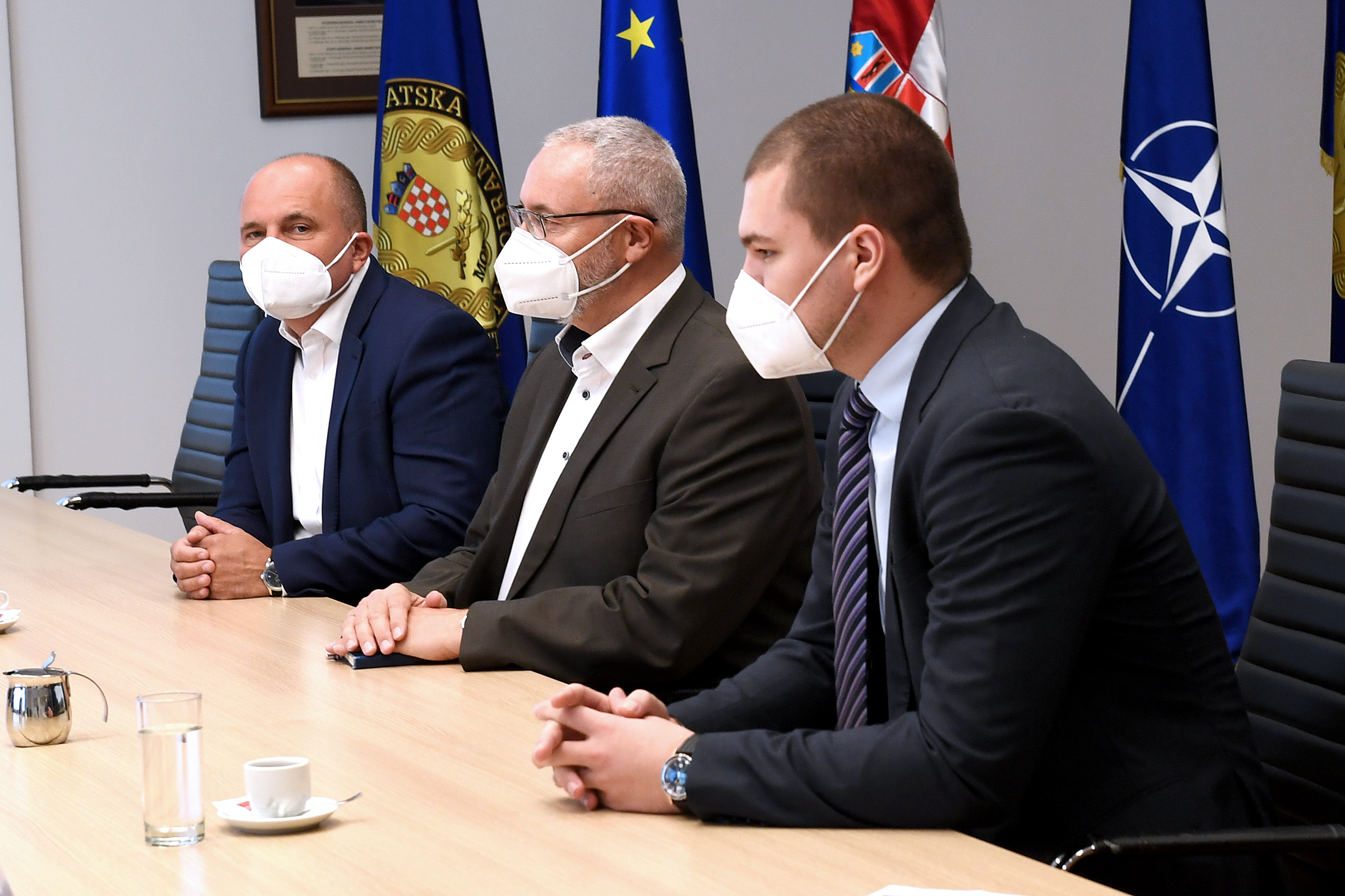 Ministar Banožić održao sastanak s predstavnicima Czechoslovak Group CSG