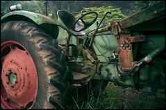 Le vieux tracteur - Photo of Le Boulvé