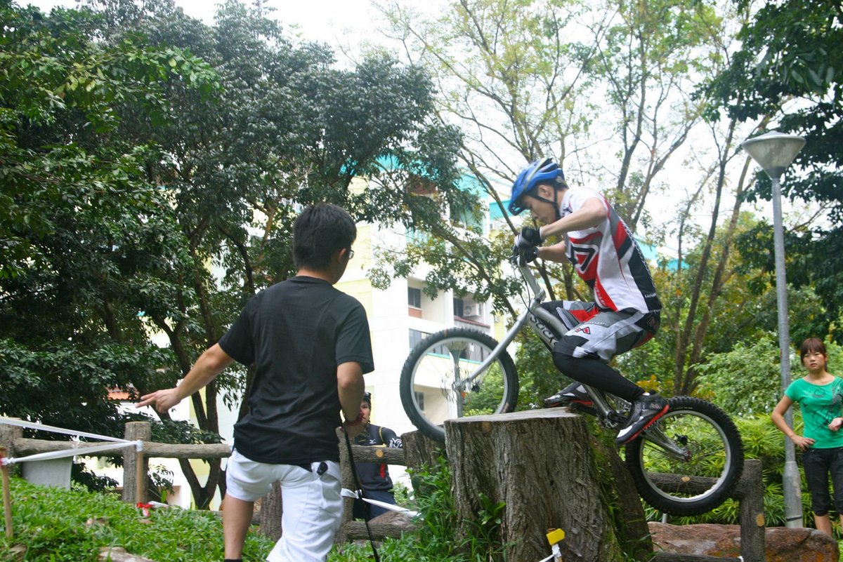 476278_326622337413342_1546949244_o - 2012 - Biketrial in SINGAPORE