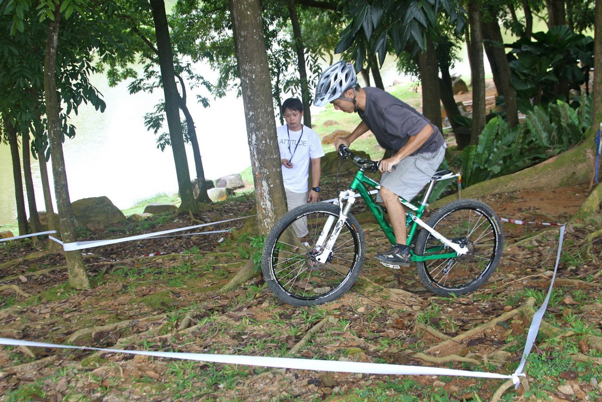 474137_326623684079874_989560672_o - 2012 - Biketrial in SINGAPORE