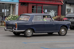 Peugeot 404 - Photo of Saint-Vincent-du-Boulay