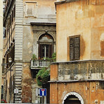 Rome, Piazza Costaguti & Via Portico d'Ottavia, Haus des Lorenzo Manili - https://www.flickr.com/people/44884174@N08/