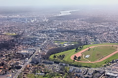 Hippodrome Le Bouscat, Bordeaux en arrière-plan - Photo of Le Pian-Médoc