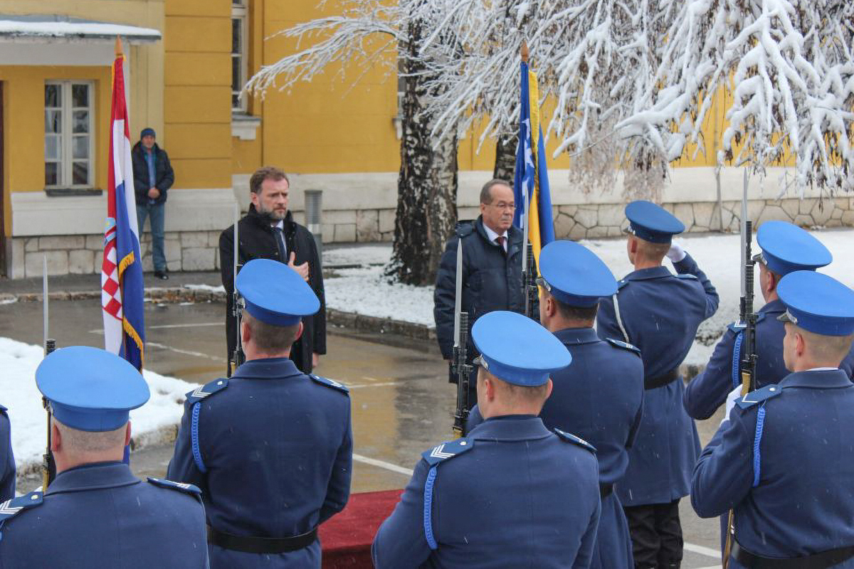 Ministar Banožića s ministrom obrane BiH Sifetom Podžićem u Sarajevu