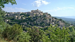 The village of Gordes in the Luberon - Photo of Robion