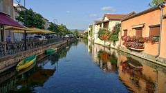 Dazzling colors in the canal - Photo of Robion