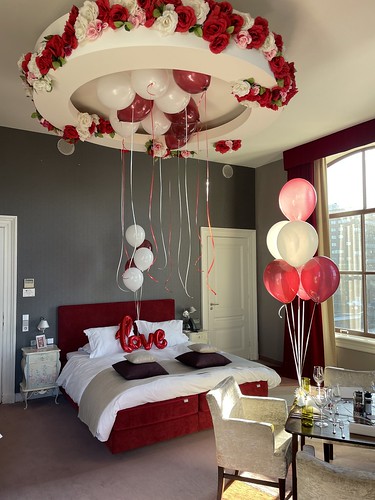Tafeldecoratie 6ballonnen Heliumballonnen Huwelijksaanzoek Verjaardag Corner Suite Love Style Suite Hotel Pincoffs Rotterdam