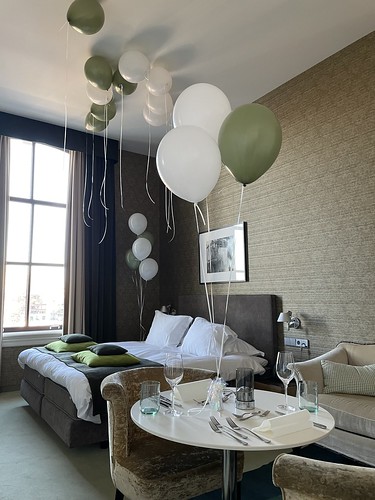 Tafeldecoratie 3ballonnen Heliumballonnen Huwelijksaanzoek Verjaardag Romantic Suite Suite Hotel Pincoffs Rotterdam