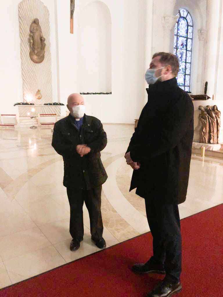 Ministar Banožić na zornici u katedrali sv. Majke Tereze u Prištini