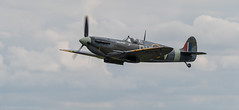 Supermarine Spitfire V - Photo of Le Coudray-Montceaux