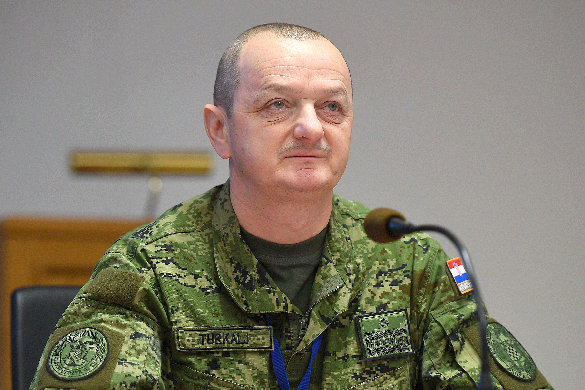 Ministar obrane čestitao božićne i novogodišnje blagdane hrvatskim vojnicima u misijama i operacijama