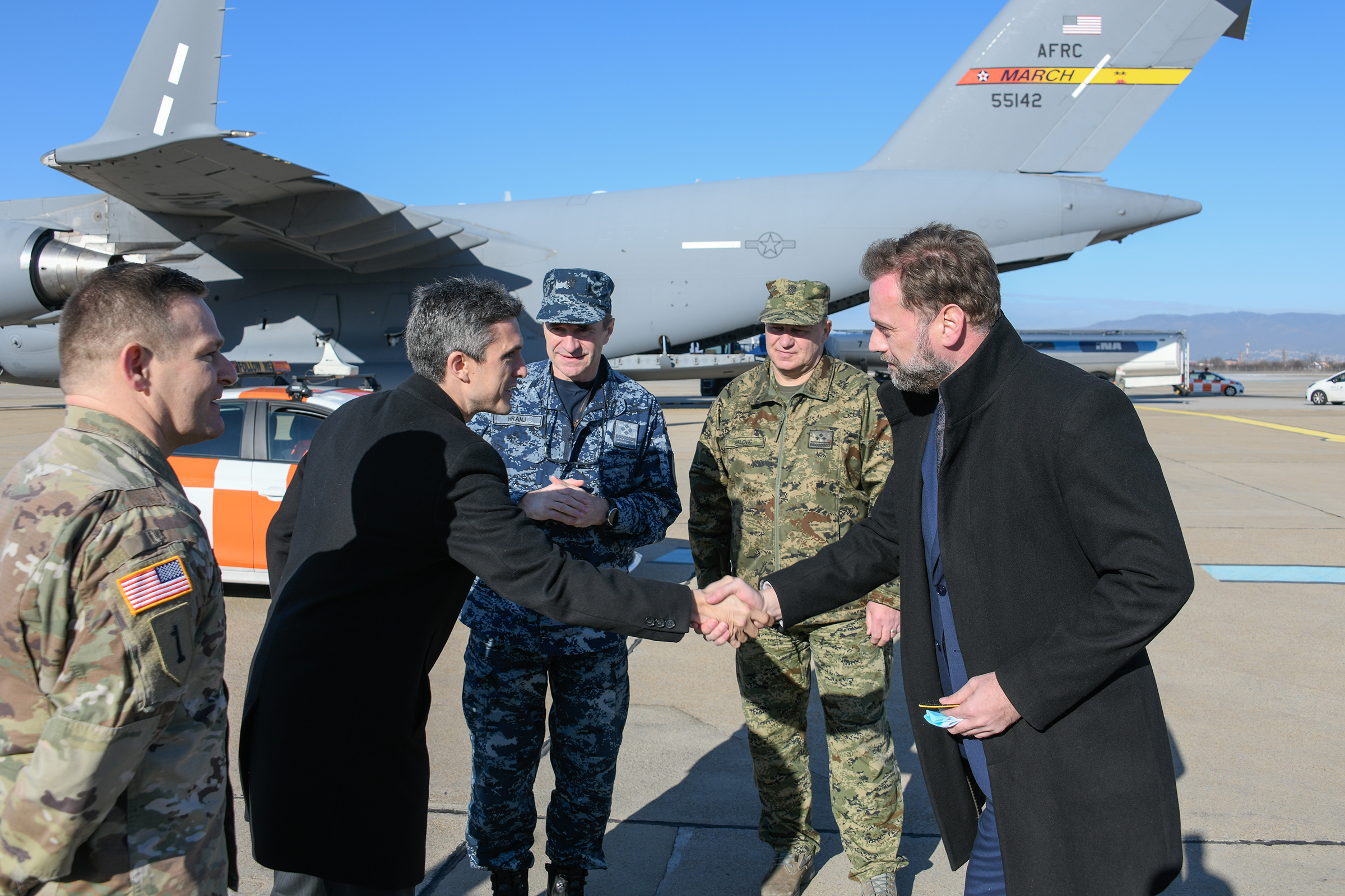 Ministar Banožić dočekao dva nova hrvatska helikoptera Black Hawk