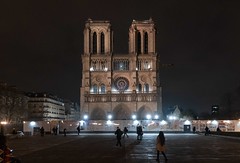 Notre Dame @ night - Photo of Paris