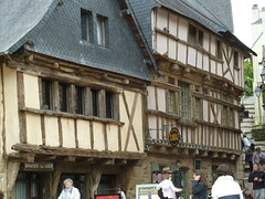 Auray Maison, 9 place Saint-Sauveur
