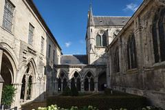Museo de Soissons. Antigua abadía de Saint Leger - Photo of Dommiers