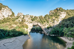 Ardèche river near Vallon-Pont-d-Arc - Photo of Barjac