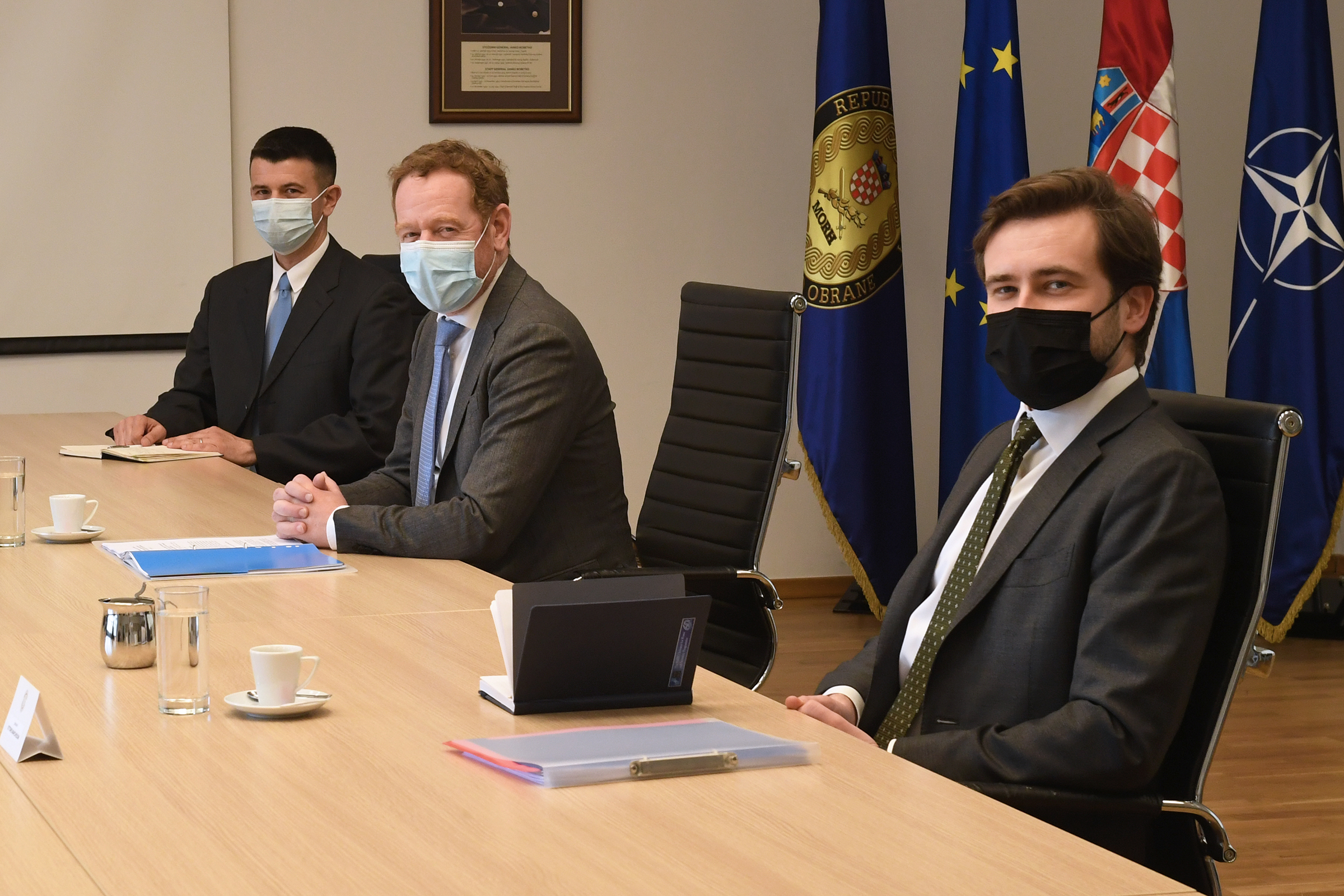 Državni tajnik Zdeavko Jakop sa pomoćnikom glavnog tajnika NATO-a Davidom van Weel-om