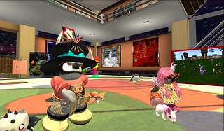 11thApril2022: Pawtee and Hunt at Knowhere Gallery with DJ Mia and Jan 10am-12NoonSLT