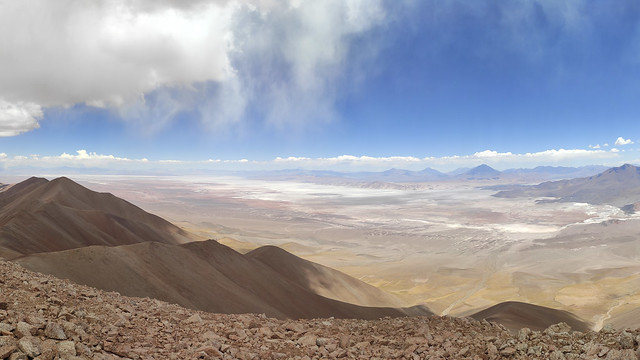 Blick vom Llullaillaco, 6723 m, in die Atacama.