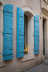 Les volets bleus - Photo of Saint-Étienne-du-Grès