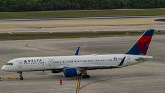 Delta Air Lines Boeing 757-232(WL) N699DL