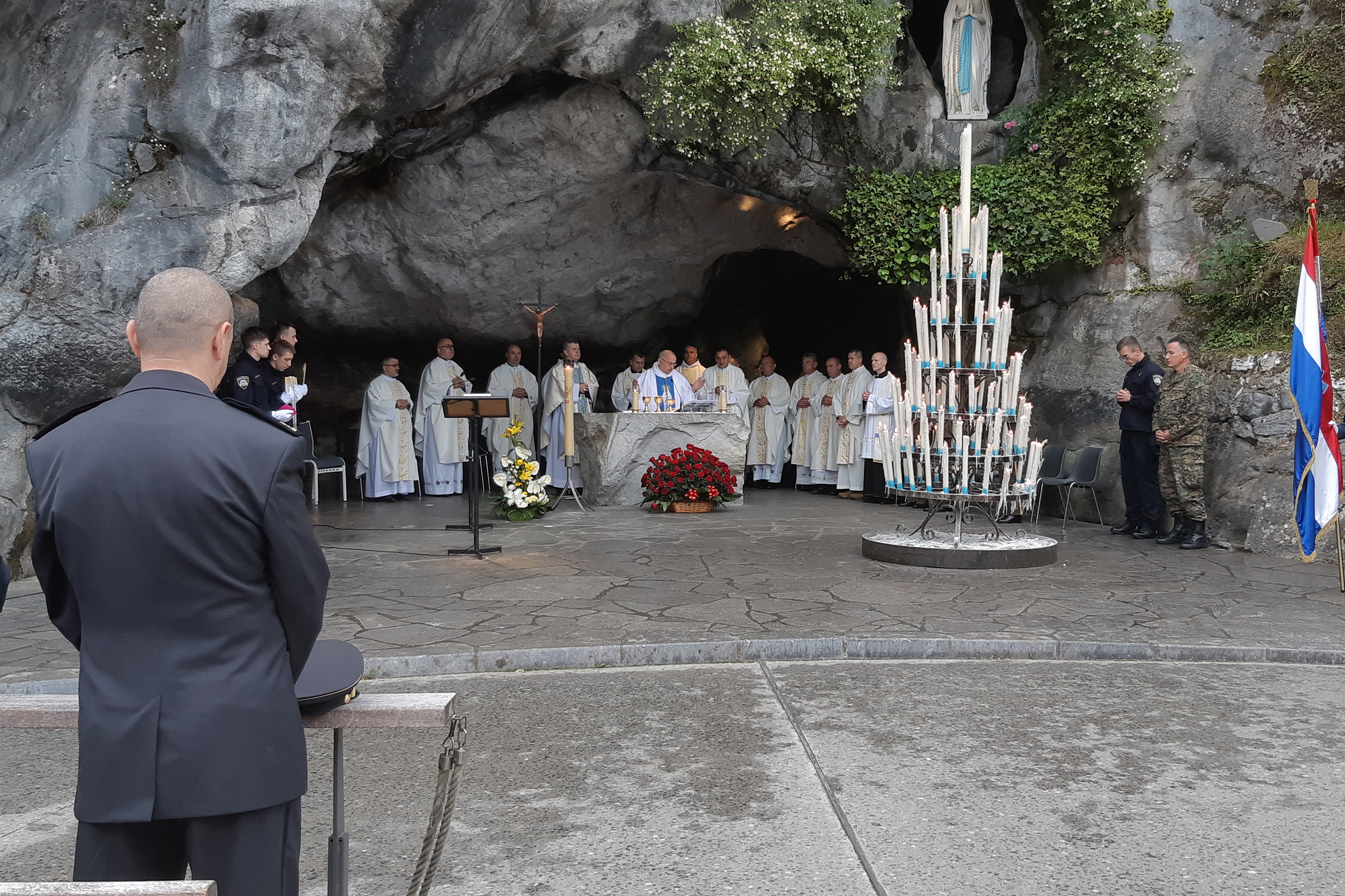 Hrvatski vojni hodočasnici u Lourdesu