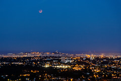 Total Lunar Eclipse above Marseille - Photo of Mimet