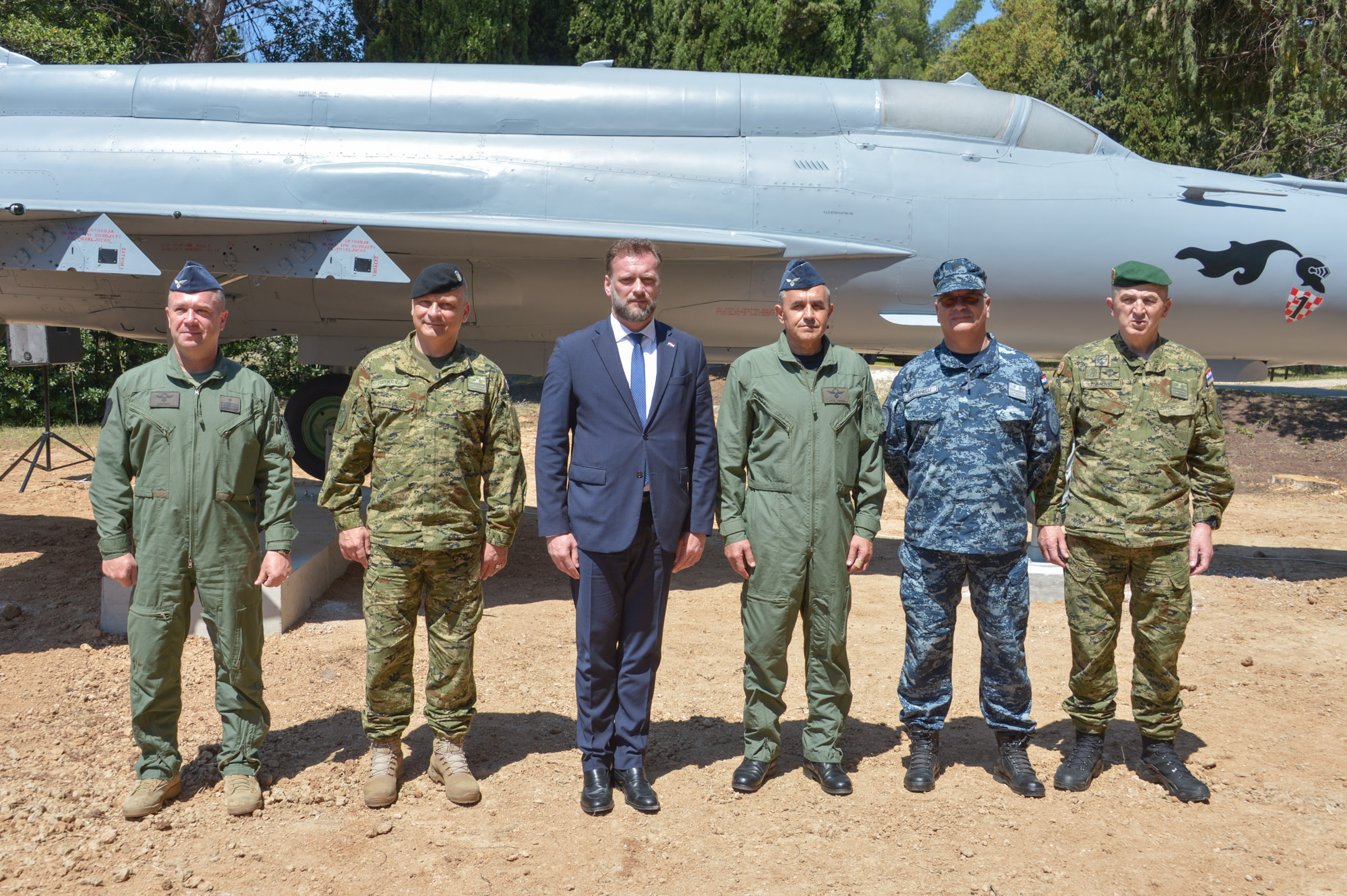 Svečano otkriven eksponat aviona MiG-21 pukovnika Ivandića u Divuljama