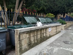 espace de regroupement de déchets; Square Jospeh Thome (BAGNOLS-SUR-CEZE;FR30) - Photo of Saint-Pons-la-Calm