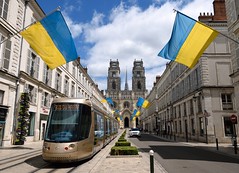 Tram and Ukraine flags in Orléans, France - Photo of Combleux