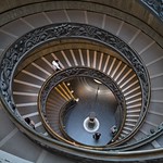 Escalera de Caracol, salida Museo Vaticano. El Vaticano - https://www.flickr.com/people/77353598@N07/