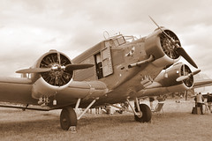 Junkers JU 52 - Photo of Lardy
