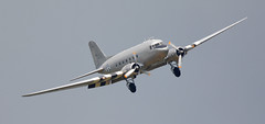 Douglas DC-3 - Photo of Avrainville