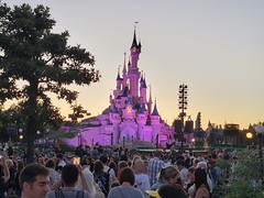 Le château de la Belle au bois dormant, Parc Disneyland, Chessy, France - Photo of Gouvernes